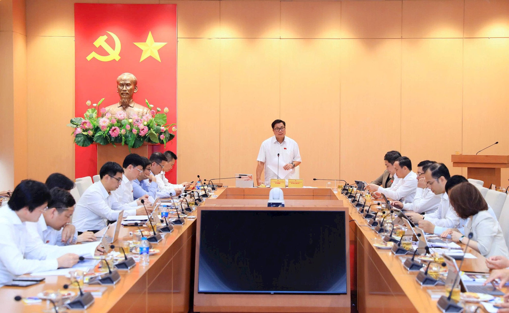 Khai thác hiệu quả giá trị di sản, phát triển kinh tế đêm và công nghiệp văn hóa, tạo động lực tăng trưởng mới- Ảnh 5. Khai thác hiệu quả giá trị di sản, phát triển kinh tế đêm và công nghiệp văn hóa, tạo động lực tăng trưởng mới- Ảnh 5.