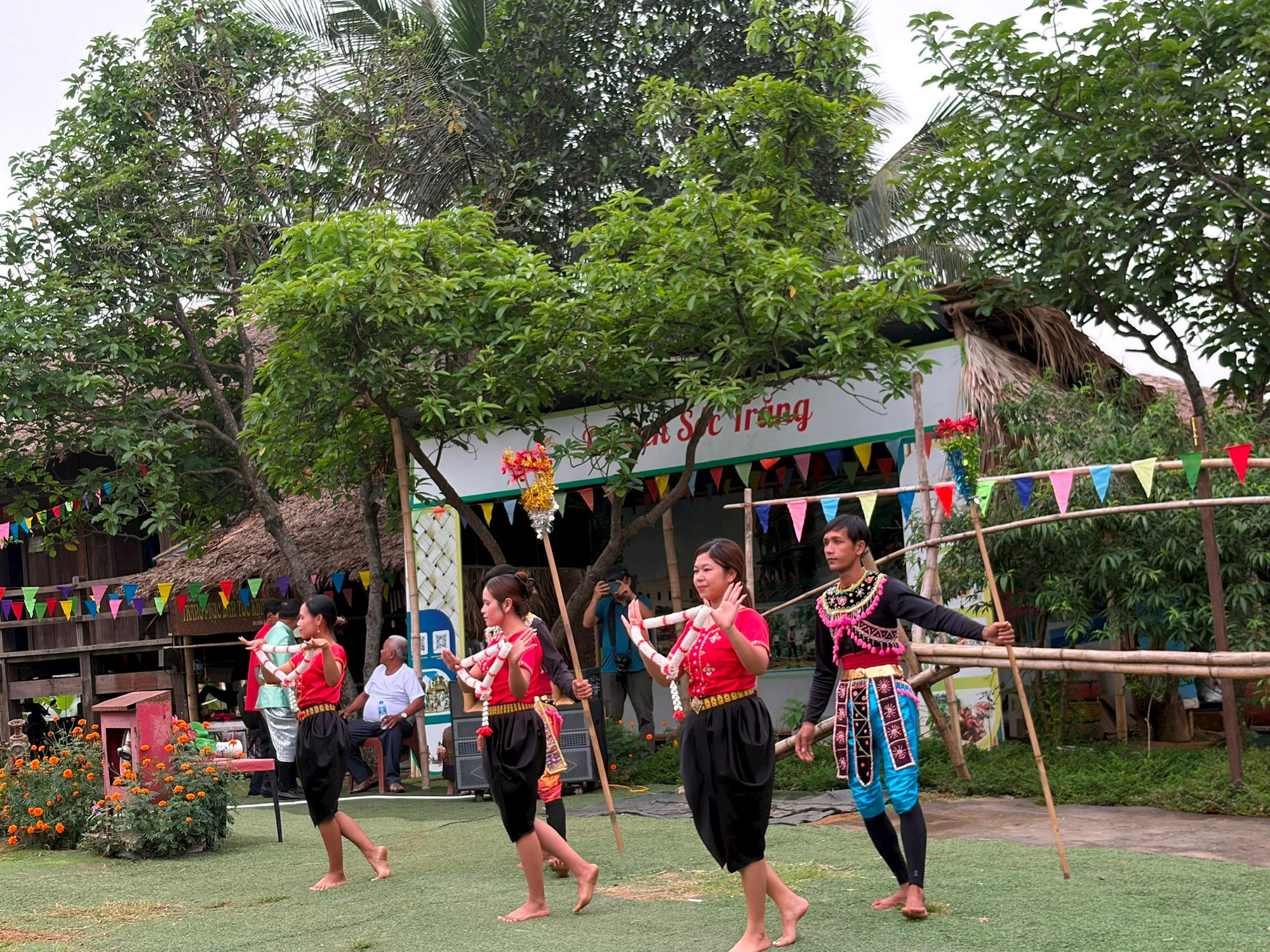 Về miền Tây qua nét văn hóa Khmer giữa lòng Thủ đô