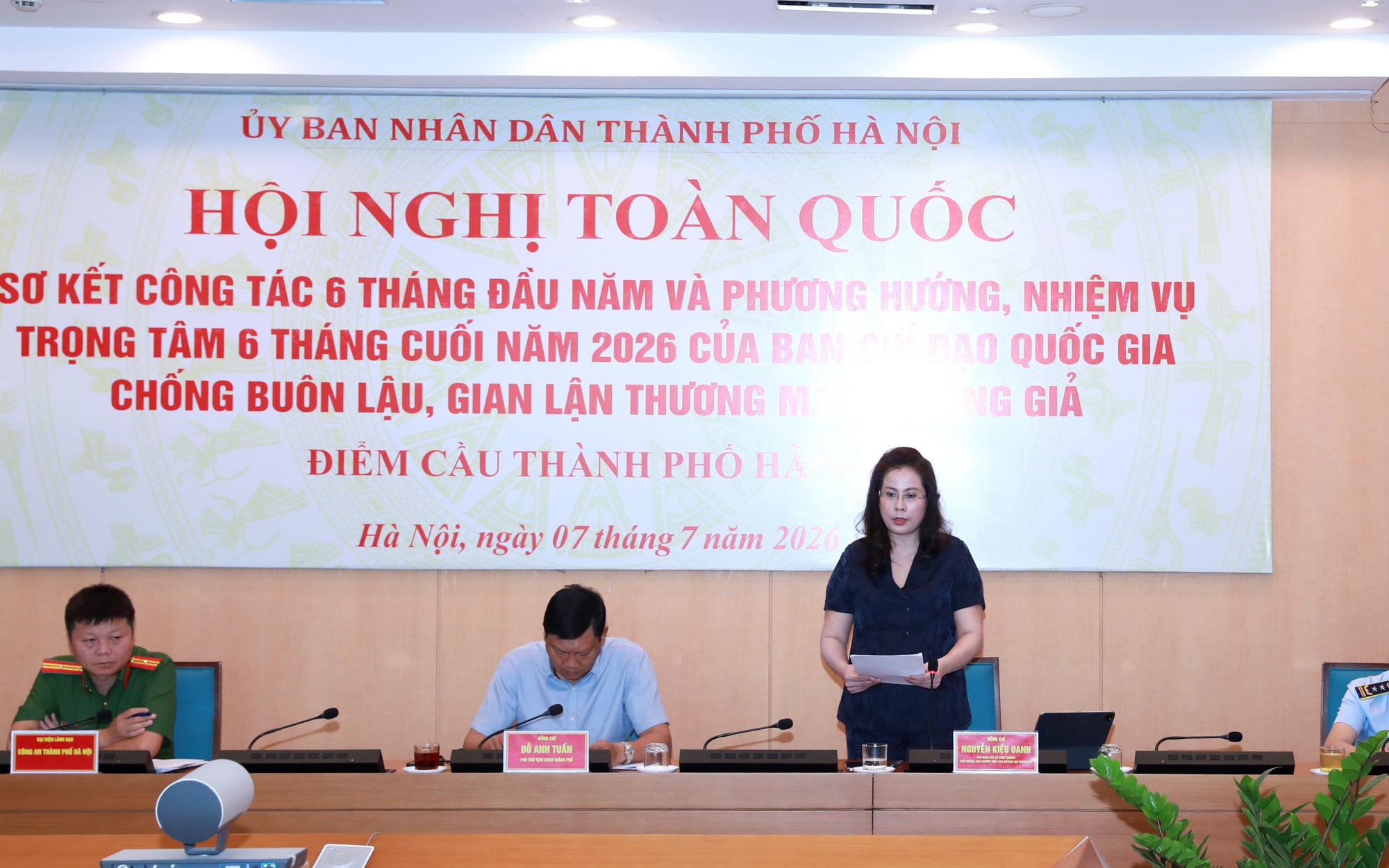 Phó Giám đốc Sở Công Thương, Phó Trưởng Ban Thường trực BCĐ 389 thành phố Hà Nội Nguyễn Kiều Oanh tham luận tại Hội nghị Phó Giám đốc Sở Công Thương, Phó Trưởng Ban Thường trực BCĐ 389 thành phố Hà Nội Nguyễn Kiều Oanh tham luận tại Hội nghị