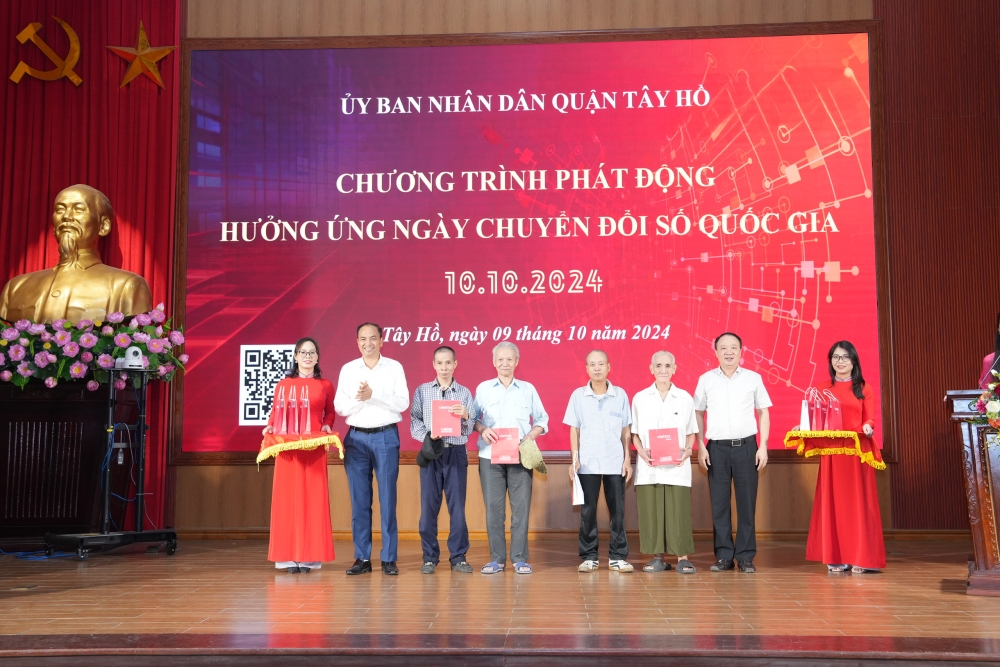 Quận Tây Hồ hưởng ứng Ngày Chuyển đổi số quốc gia năm 2024- Ảnh 3.