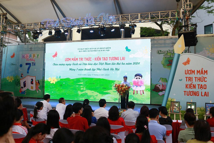 Phố Sách Hà Nội: “Ươm mầm tri thức - Kiến tạo tương lai”