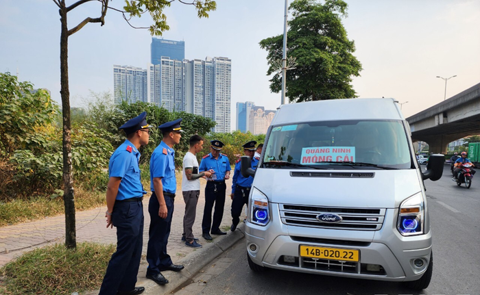 Tăng cường chốt trực, xử lý vi phạm kinh doanh vận tải dịp nghỉ lễ 30/4-1/5