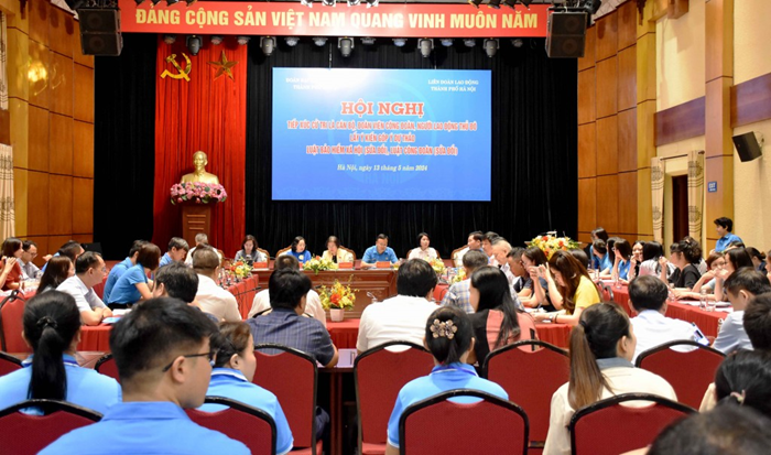 Tiếp xúc cử tri là cán bộ, đoàn viên công đoàn, người lao động Thủ đô
