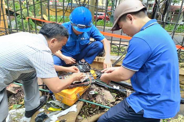 VNPT Hà Nội: Kịp thời khôi phục thông tin liên lạc trước, trong và sau bão số 3 phục vụ khách hàng