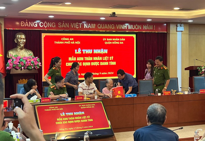 Hà Nội tiếp tục thu nhận mẫu ADN cho các Bà mẹ Việt Nam anh hùng là thân nhân liệt sĩ chưa xác định danh tính