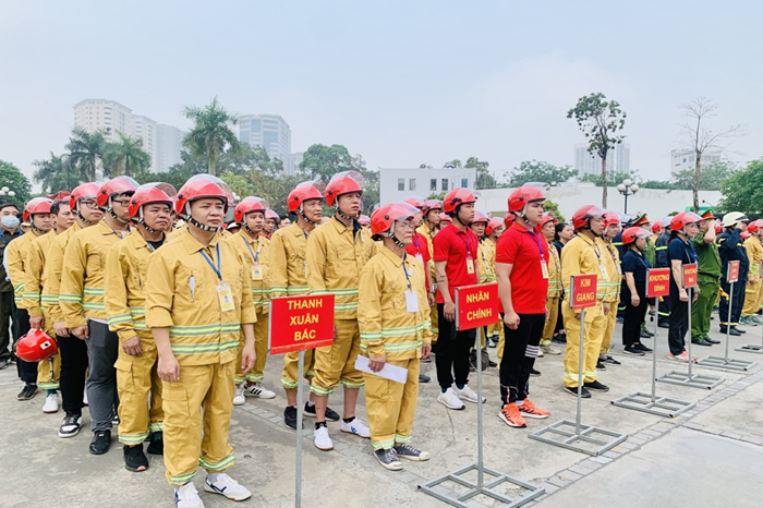 Quận Thanh Xuân: Rèn kỹ năng, nghiệp vụ chữa cháy và cứu nạn, cứu hộ