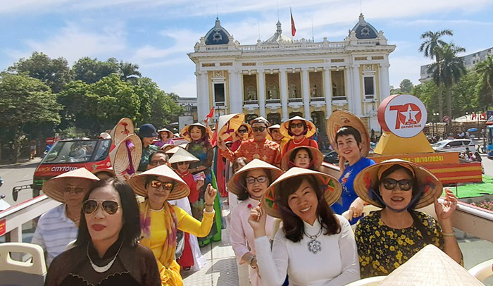 700 phụ nữ Hà Nội mặc áo dài tham gia 