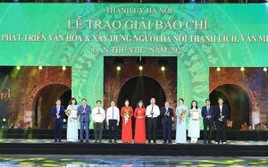 Trao Giải báo chí về phát triển văn hóa và xây dựng người Hà Nội thanh lịch, văn minh lần thứ VIII