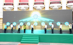 Hà Nội đưa vào vận hành 100 thiết bị vệ sinh môi trường hiện đại