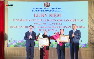 Tôn vinh những đóng góp bền bỉ của đảng viên Đông Ngạc