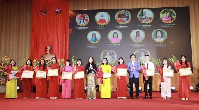 Phường Yên Sở biểu dương các điển hình tiên tiến, nhà giáo tiêu biểu- Ảnh 5.