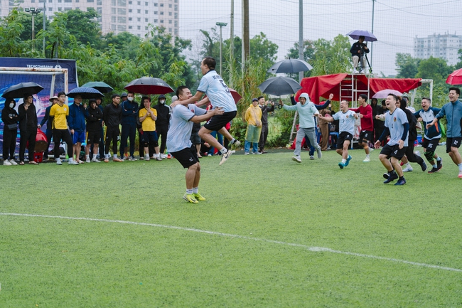 Chung  kết môn bóng đá, Đại hội Thể dục Thể thao phường Yên Sở lần thứ I năm 2025- Ảnh 1.