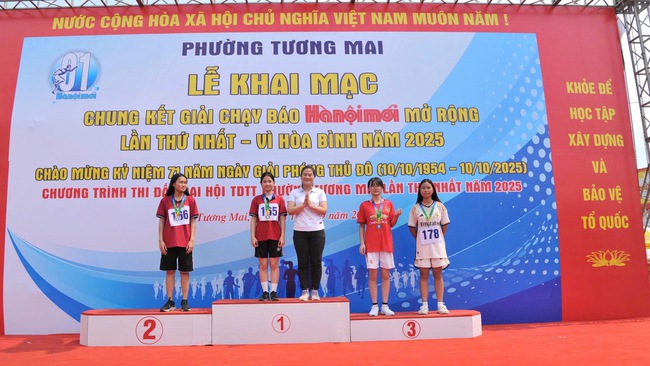 Phường Tương Mai: Hơn 400 vận động viên tranh tài Chung kết Giải chạy Báo Hànộimới lần thứ I - Vì hòa bình năm 2025- Ảnh 10.