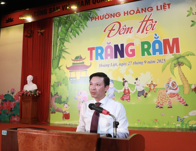 “Đêm hội trăng rằm” phường Hoàng Liệt: Mang Trung thu đến nhiều trẻ em hoàn cảnh khó khăn- Ảnh 2.