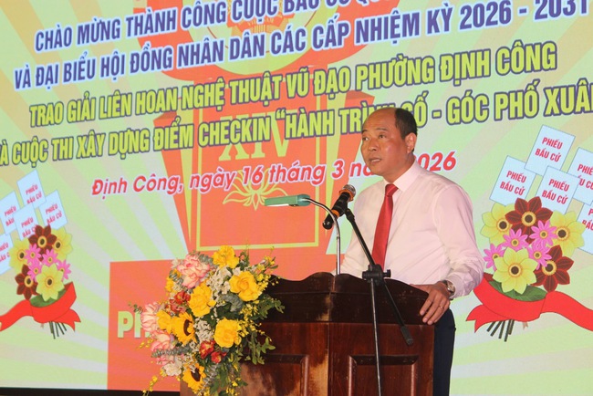 Phường Định Công: Tổ chức văn nghệ chào mừng thành công bầu cử, trao giải cuộc thi Góc đẹp và thi Vũ đạo- Ảnh 1.