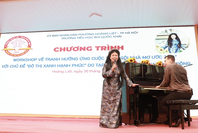 Thần đồng âm nhạc Romania và họa sĩ Văn Dương Thành giao lưu với học sinh Trường Tiểu học Bùi Quốc Khái- Ảnh 2.