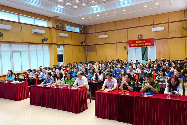 Phường Hai Bà Trưng phát động Tháng hành động về an toàn, vệ sinh lao động và Tháng Công nhân năm 2026- Ảnh 1.