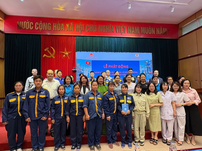 Phường Hai Bà Trưng phát động Tháng hành động về an toàn, vệ sinh lao động và Tháng Công nhân năm 2026- Ảnh 2.