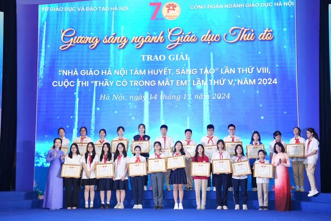 Hà Nội tôn vinh 196 nhà giáo tâm huyết, sáng tạo, vì học sinh năm 2024- Ảnh 5.