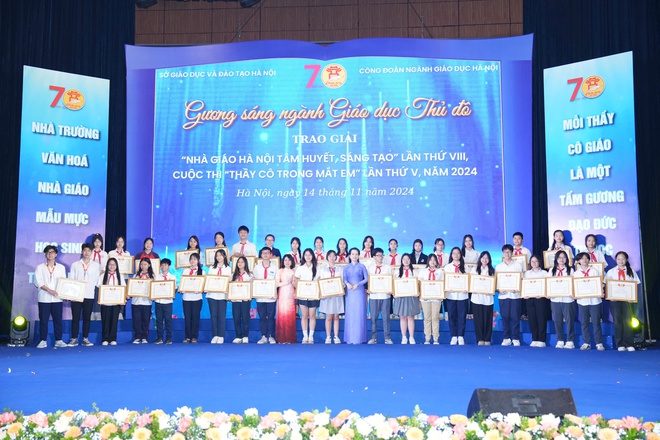 Hà Nội tôn vinh 196 nhà giáo tâm huyết, sáng tạo, vì học sinh năm 2024- Ảnh 6.