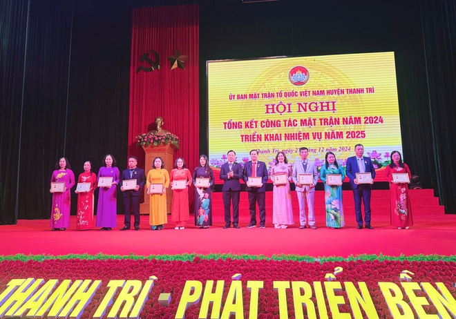 Huyện Thanh Trì tổng kết công tác Mặt trận năm 2024, triển khai nhiệm vụ năm 2025- Ảnh 4.