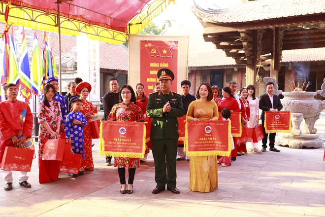 Đậm chất văn hóa truyền thống tại chương trình “Xuân chung tay kết đoàn - Tết thắm tình quân dân" quận Long Biên- Ảnh 22.