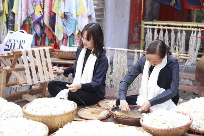 Đến Văn Miếu - Quốc Tử Giám đón "Quà tặng của nhân gian"- Ảnh 17.