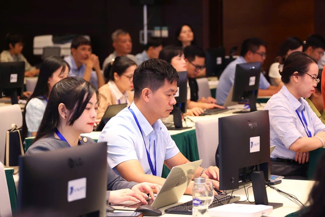 Khai trương Trung tâm Báo chí phục vụ Đại hội XVIII Đảng bộ thành phố Hà Nội- Ảnh 7. Khai trương Trung tâm Báo chí phục vụ Đại hội XVIII Đảng bộ thành phố Hà Nội- Ảnh 7.