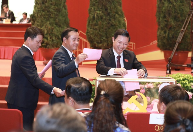 Công bố 75 đồng chí Ủy viên Ban Chấp hành Đảng bộ Thành phố khóa XVIII, nhiệm kỳ 2025-2030- Ảnh 6.