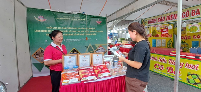 Triển lãm quảng bá, kết nối sản phẩm OCOP và làng nghề Thạch Thất- Ảnh 4.