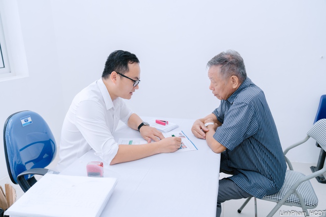 Hơn 63.000 người dân xã Quang Minh được khám, quản lý sức khỏe miễn phí- Ảnh 10.