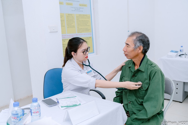 Hơn 63.000 người dân xã Quang Minh được khám, quản lý sức khỏe miễn phí- Ảnh 9.