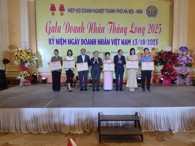 Hà Nội tôn vinh doanh nghiệp, doanh nhân Thủ đô tiêu biểu xuất sắc- Ảnh 4.
