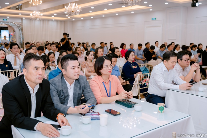 Phường Việt Hưng gặp mặt doanh nghiệp, hợp tác xã, hộ kinh doanh nhân kỷ niệm 21 năm Ngày Doanh nhân Việt Nam- Ảnh 3.