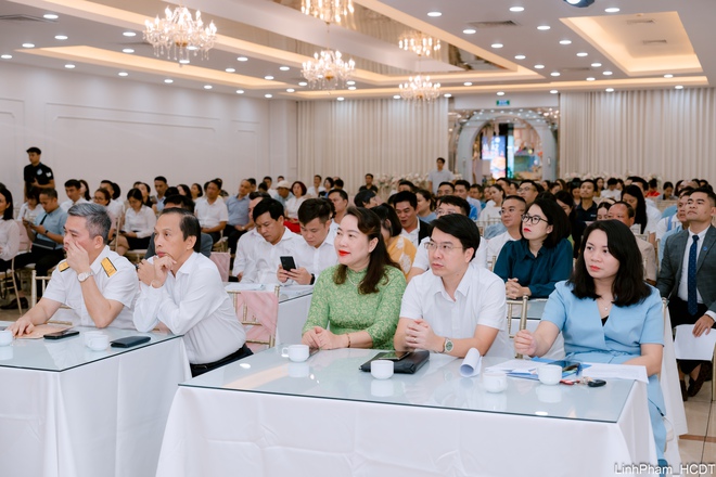 Phường Việt Hưng gặp mặt doanh nghiệp, hợp tác xã, hộ kinh doanh nhân kỷ niệm 21 năm Ngày Doanh nhân Việt Nam- Ảnh 2.