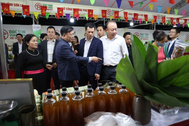 Đặc sản các vùng miền quy tụ tại Thủ đô- Ảnh 4.