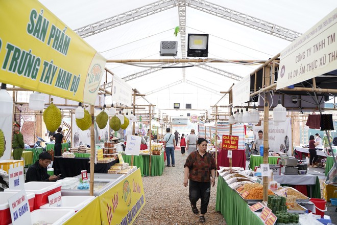 Sôi nổi các hoạt động tại Hội chợ sản phẩm làng nghề và nông sản thực phẩm an toàn năm 2025- Ảnh 6.