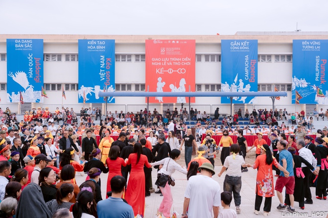 Giao lưu trình diễn Nghi lễ và trò chơi Kéo co - Di sản văn hóa phi vật thể đại diện của nhân loại- Ảnh 23.