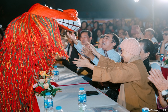 Đặc sắc chương trình giao lưu văn nghệ giữa các cộng đồng thực hành Nghi lễ và trò chơi Kéo co ngồi- Ảnh 7.