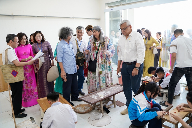 Đưa khảm trai - sơn mài Chuyên Mỹ trở thành sản phẩm tiêu biểu trên bản đồ thế giới- Ảnh 10.
