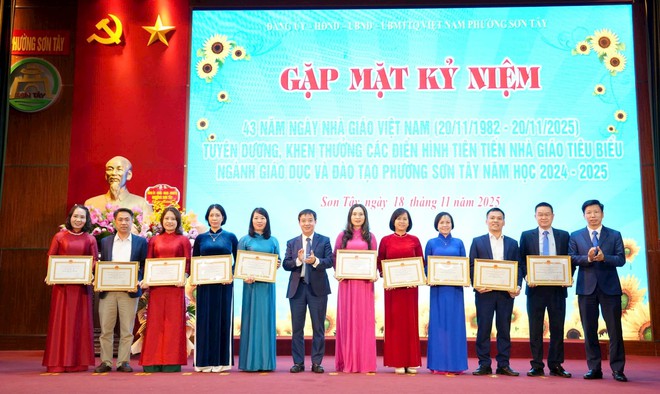 Sơn Tây tuyên dương, khen thưởng 19 tập thể, cá nhân của ngành Giáo dục- Ảnh 3.