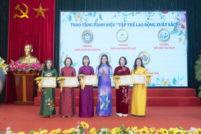 Phường Bồ Đề tuyên dương nhiều tập thể, cá nhân tiêu biểu nhân Ngày Nhà giáo Việt Nam 20/11- Ảnh 7.