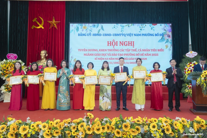 Phường Bồ Đề tuyên dương nhiều tập thể, cá nhân tiêu biểu nhân Ngày Nhà giáo Việt Nam 20/11- Ảnh 8.