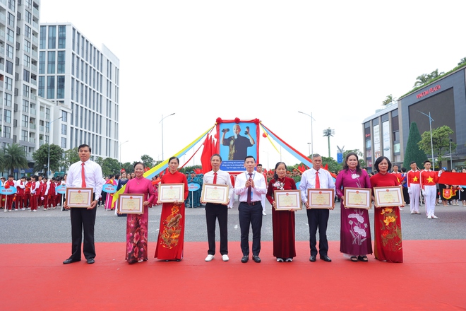 Gần 2.000 vận động viên tham gia Đại hội Thể dục thể thao phường Phúc Lợi lần thứ I năm 2025- Ảnh 12.