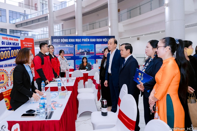 Hơn 2.000 chỉ tiêu tuyển dụng tại Phiên giao dịch việc làm xã Đông Anh năm 2025- Ảnh 5.