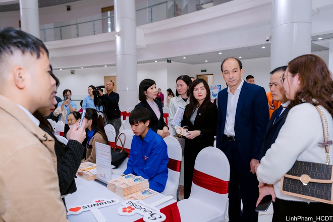 Hơn 2.000 chỉ tiêu tuyển dụng tại Phiên giao dịch việc làm xã Đông Anh năm 2025- Ảnh 7.