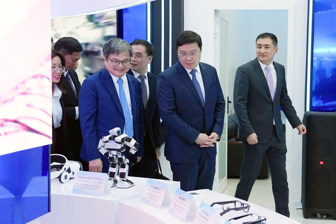 Ra mắt Trung tâm Trưng bày Hà Nội thuộc Trung tâm Hợp tác ứng dụng trí tuệ nhân tạo Trung Quốc - Việt Nam- Ảnh 2.