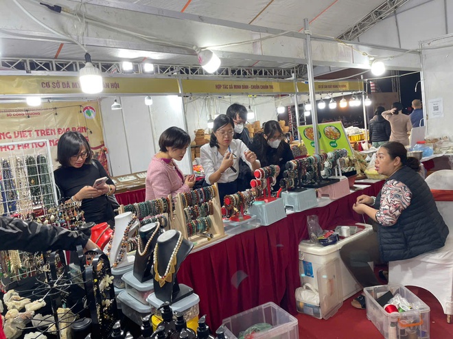 Tuần hàng Việt năm 2025: Thu hút 90 gian hàng đến từ nhiều tỉnh thành- Ảnh 6.