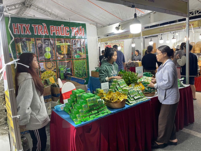 Tuần hàng Việt năm 2025: Thu hút 90 gian hàng đến từ nhiều tỉnh thành- Ảnh 4.