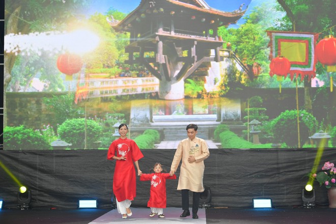 Đồng diễn áo dài “Phụ nữ Thủ đô - Hội nhập và phát triển”- Ảnh 4.